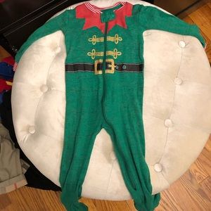 Adorable 12M footie. Only worn once!